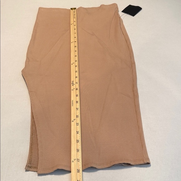 NWT Lulus Tan Bodycon Ribbed Side Slit Skirt Size M - Picture 6 of 11